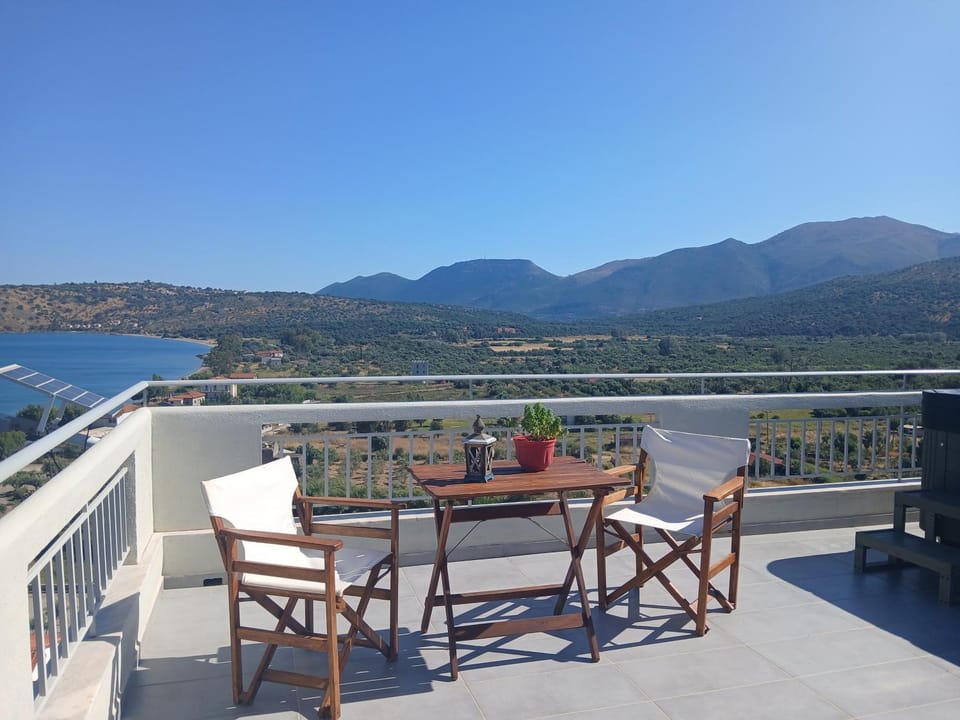 Kamares View (Απέραντο Γαλάζιο) Apartment in Peloponnese Region