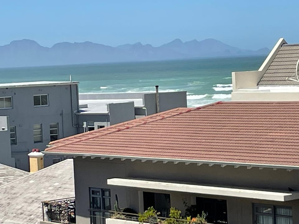 Natural landscape, Mountain view, Sea view