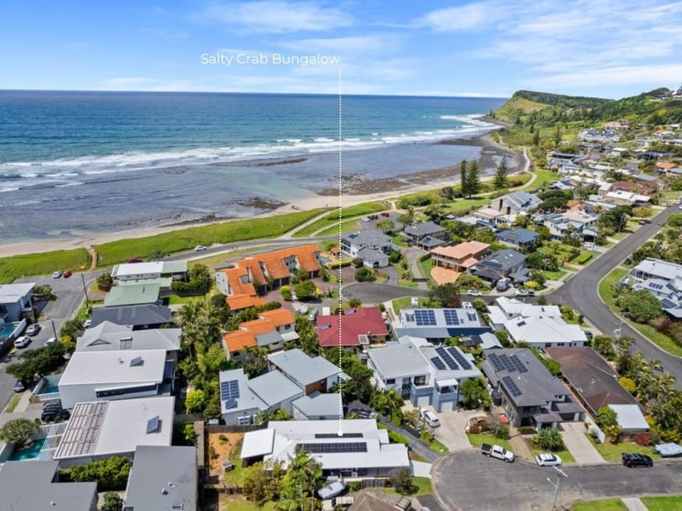 Salty Crab Bungalow House in Lennox Head