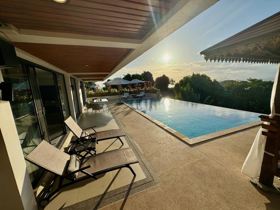 Patio, Day, Natural landscape, View (from property/room), Balcony/Terrace, Balcony/Terrace, Pool view, Swimming pool, Swimming pool, sunbed