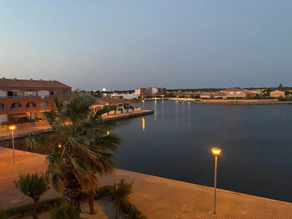 Appartement en bord d'étang Apartment in Le Barcarès