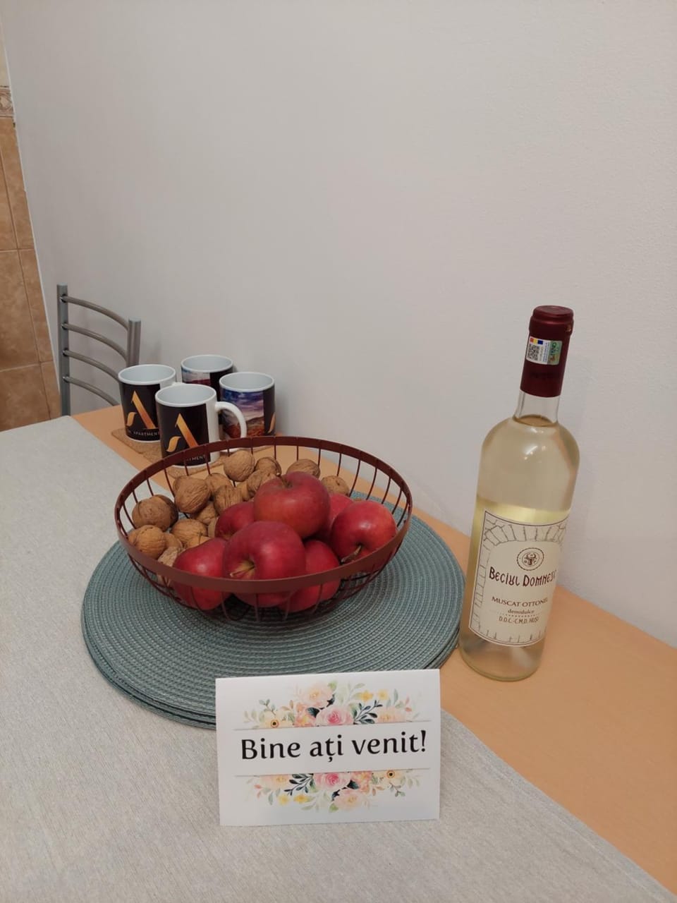 Food and drinks, Food, Drinks
