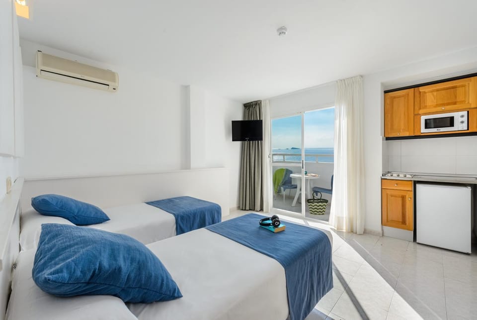 Balcony/Terrace, Kitchen or kitchenette, Bedroom, Sea view
