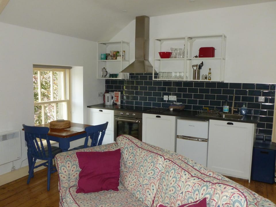 Kitchen or kitchenette, Living room, Seating area, Dining area, pet friendly