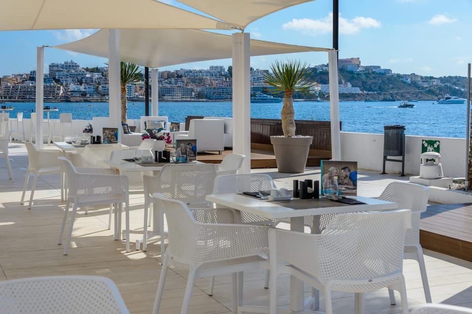 Lounge or bar, Sea view