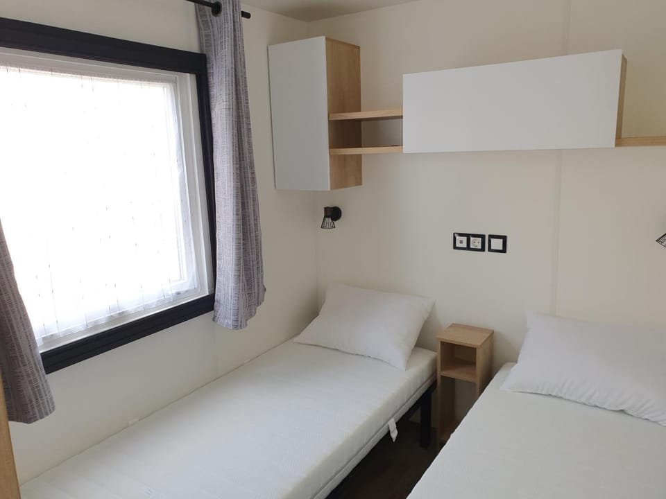 Mobilhome camping le BOSC Campground/ 
RV Resort in Canet-en-Roussillon