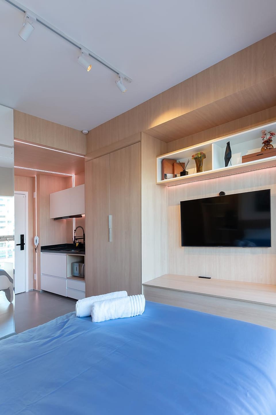 Bed, Kitchen or kitchenette, Bedroom, towels