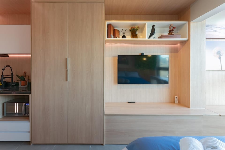TV and multimedia, Kitchen or kitchenette, Bedroom, wardrobe