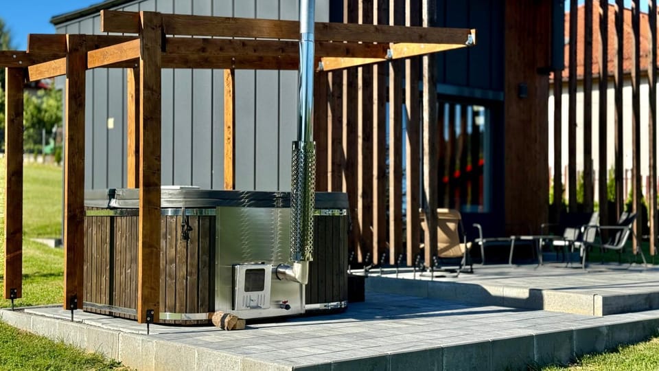 Patio, Hot Tub, Balcony/Terrace, Swimming pool