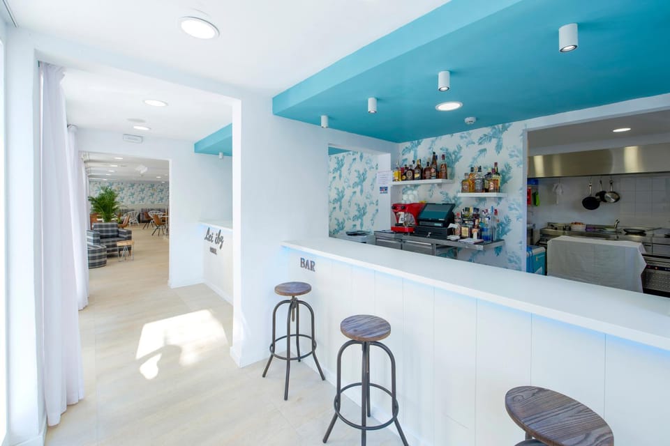 Lounge or bar