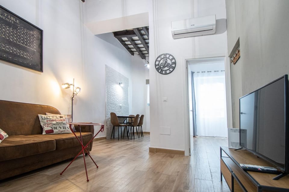 TV and multimedia, Living room, Dining area, heating, air conditioner