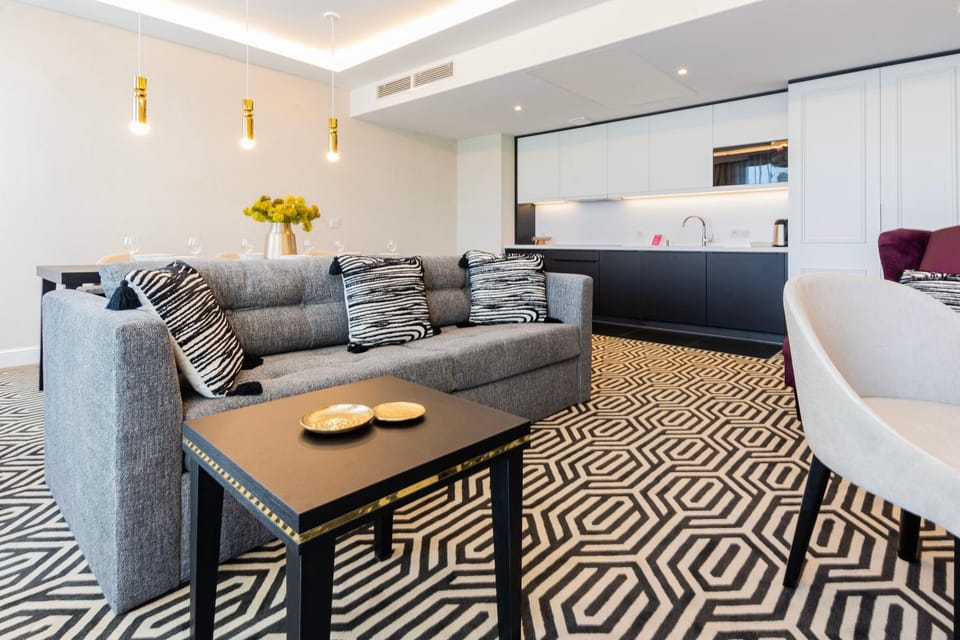 Seating area, Dining area