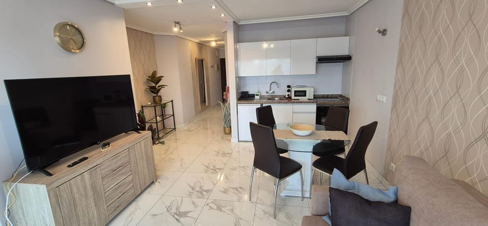 TV and multimedia, Living room, Dining area
