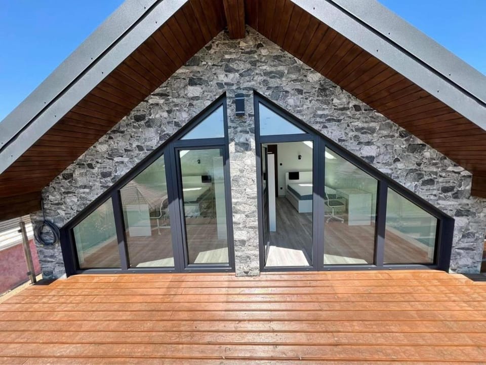 Wichrowe Wzgórze z jacuzzi Villa in Lesser Poland Voivodeship