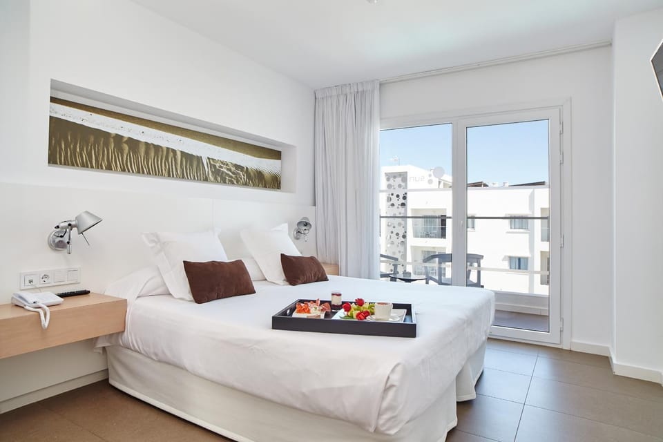 Bed, Decorative detail, Bedroom