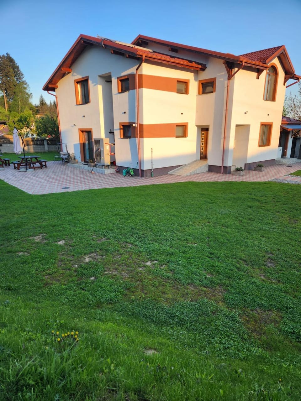 Garden, Quiet street view