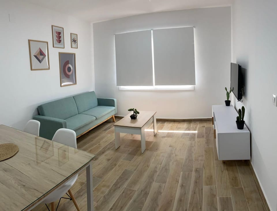 Communal lounge/ TV room, TV and multimedia, Living room, Seating area
