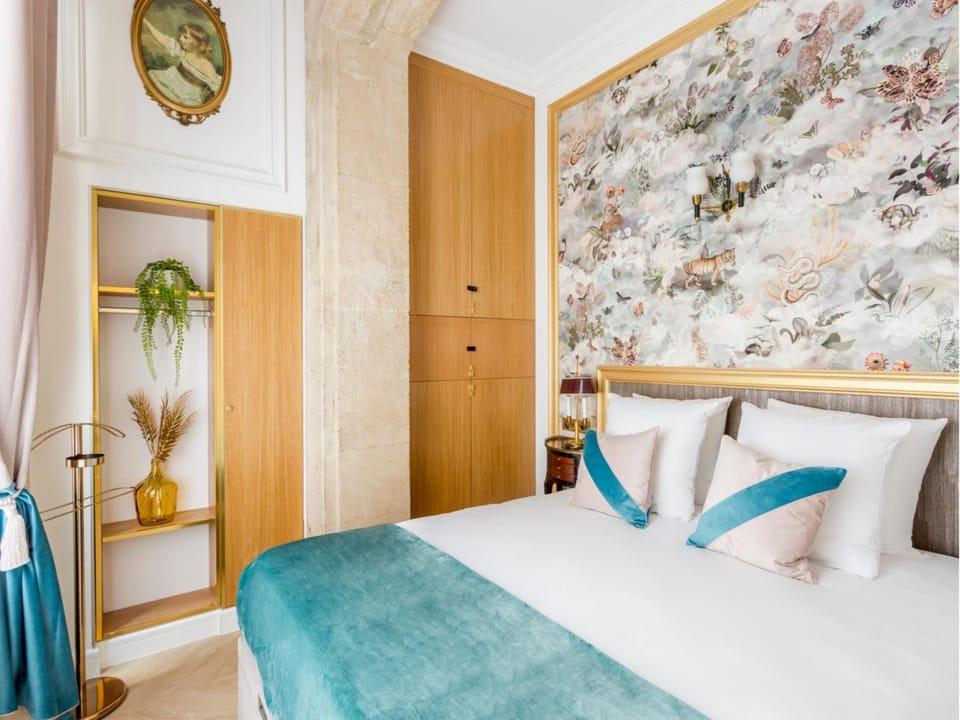 Bed, Photo of the whole room, Bedroom, wardrobe