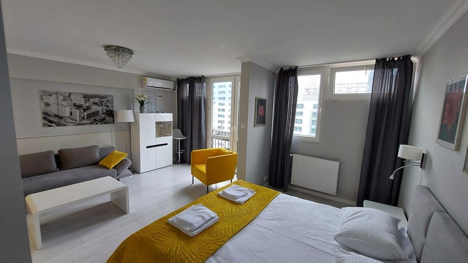 Elegancki apartament w sercu Warszawy Apartment in Warsaw