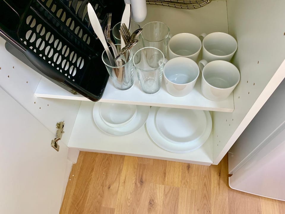 London Studio Apartments, Private Bathroom, Kitchenette, Parking, NP2 Apartment in Ilford