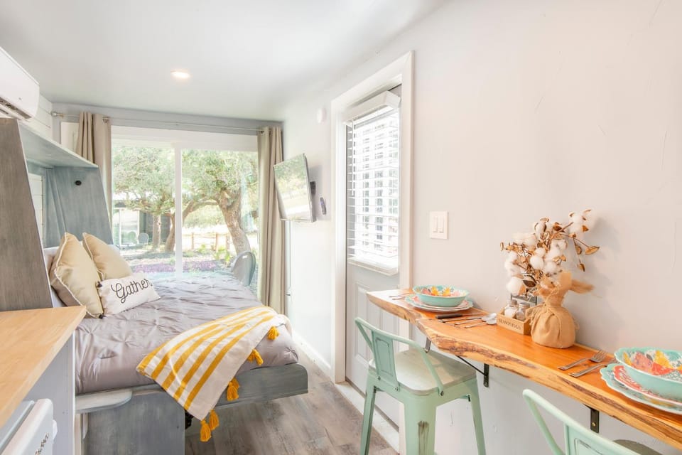 The Container Retreat at 290 Wine Trail #2 Adventure awaits! House in Rio Grande