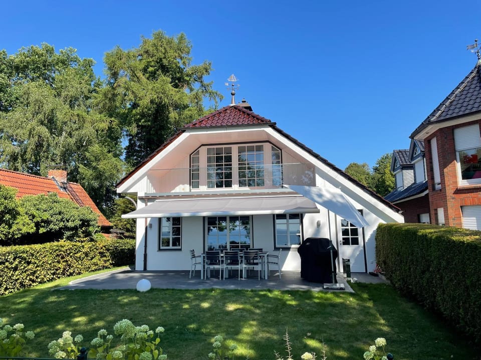 Property building, Garden, Garden view