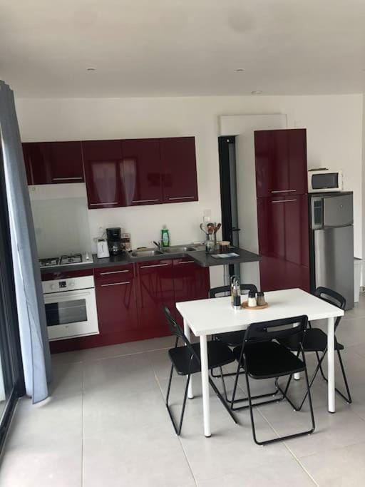 Charment logement avec parking et jardin privatif Apartment in French Riviera