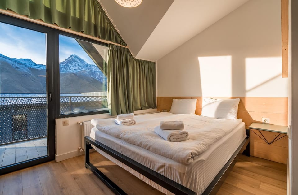 Bed, Natural landscape, Photo of the whole room, Bedroom, Mountain view, towels