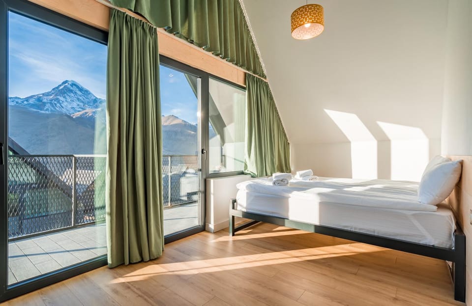 Bed, Bedroom, Mountain view