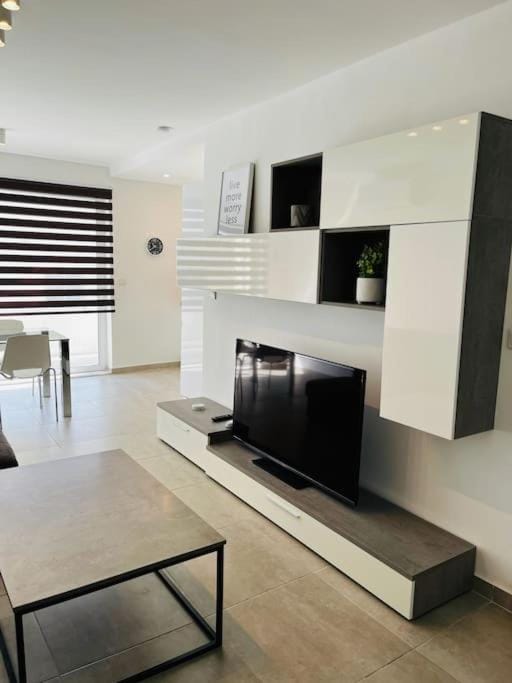 Sliema 2BR & Parking, Beach Promenade Walks Apartment in Sliema