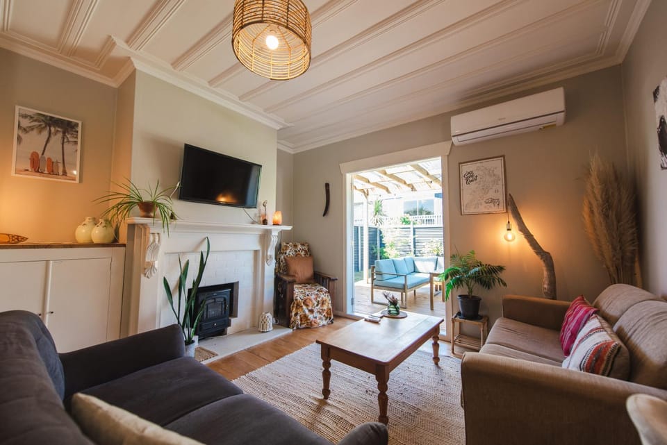 The Ocean Villa - Private Sauna Apartment in New Plymouth