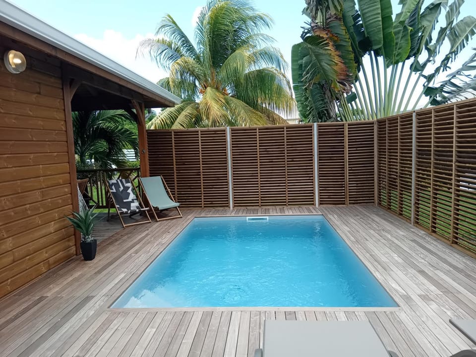 Swimming pool, Swimming pool