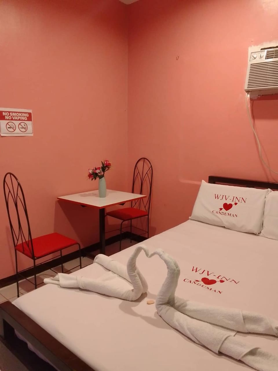 Bed, Photo of the whole room, Bedroom, towels, air conditioner