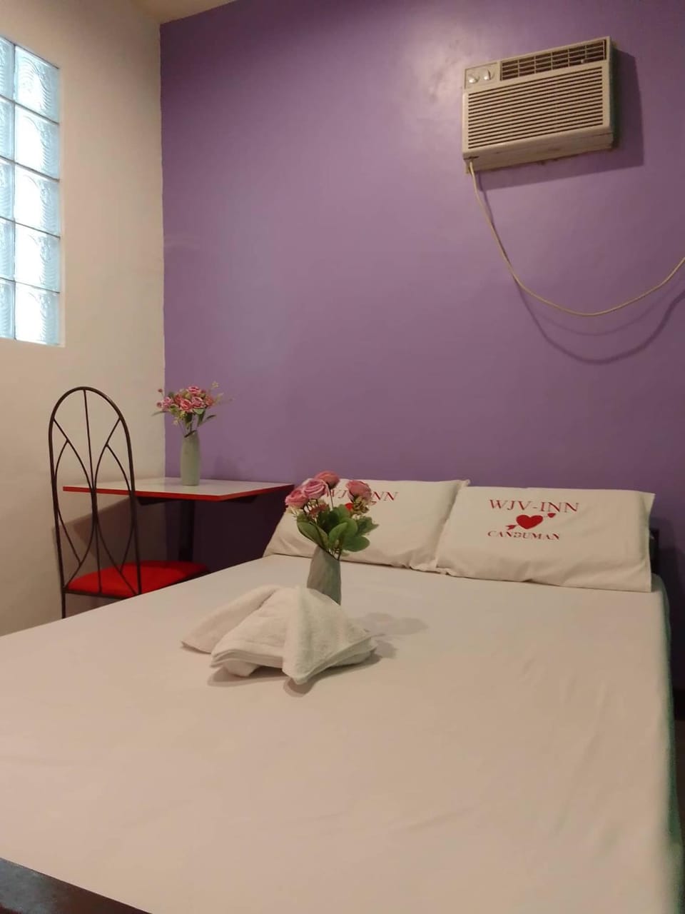 Bed, Photo of the whole room, Bedroom, air conditioner