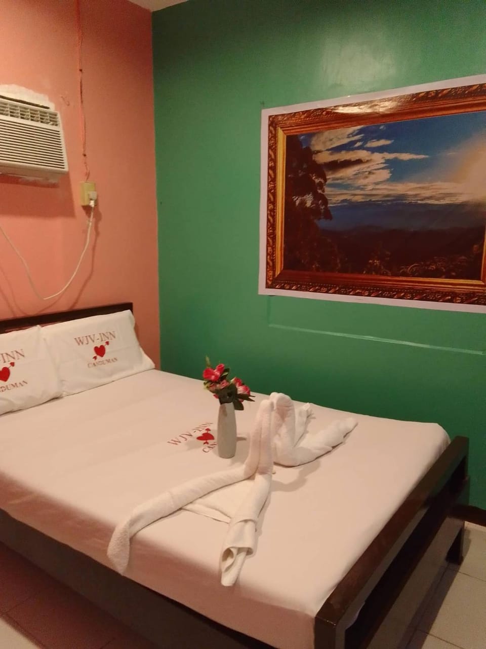 Bed, Photo of the whole room, Bedroom, towels, air conditioner