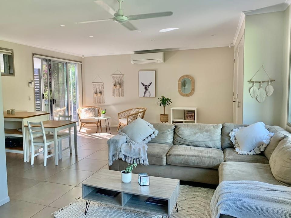 Living room, air conditioner