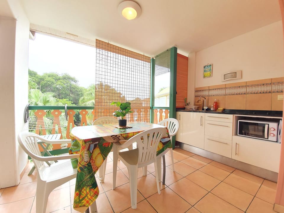 Balcony/Terrace, Kitchen or kitchenette, Dining area