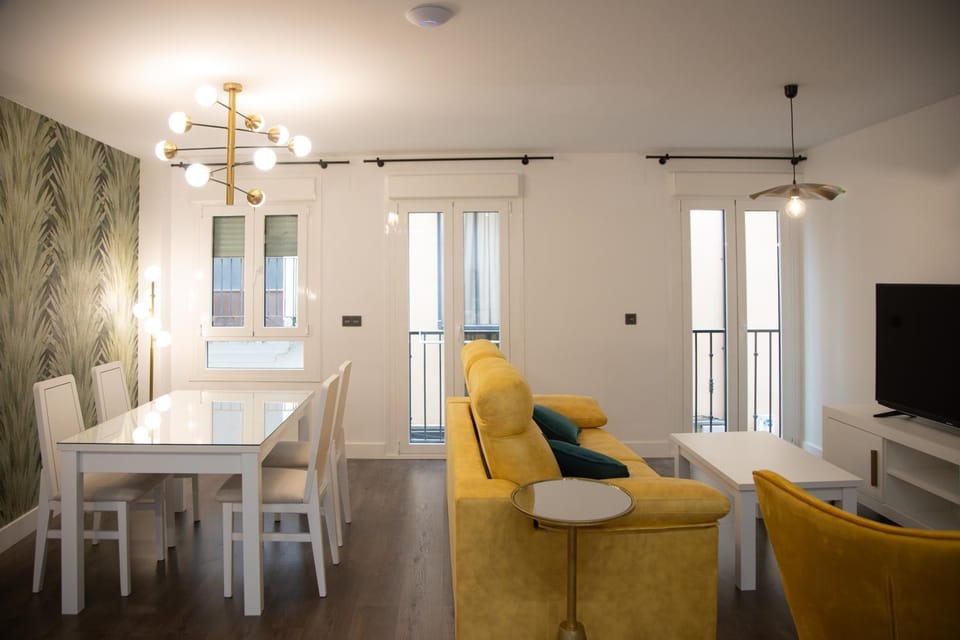 TV and multimedia, Living room, Dining area