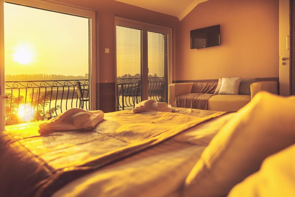 TV and multimedia, View (from property/room), Balcony/Terrace, Bedroom