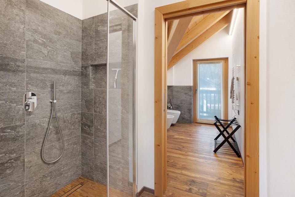 Bathroom, Living room