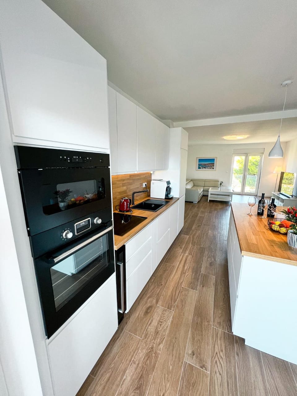 minibar, oven, pet friendly