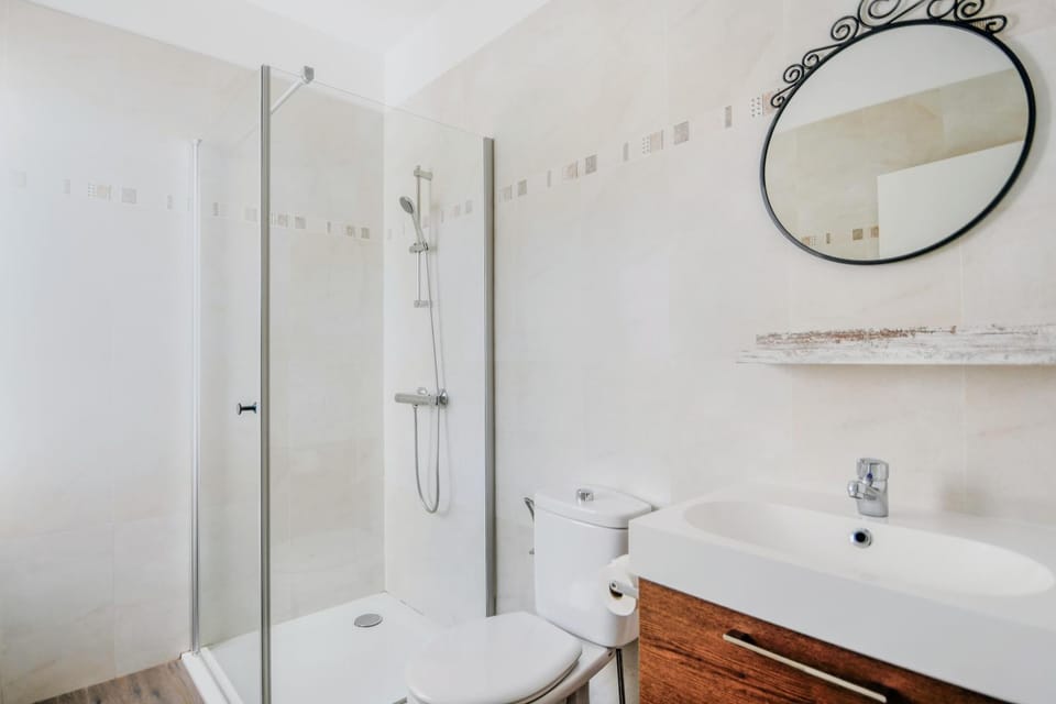 Shower, Toilet, Bathroom