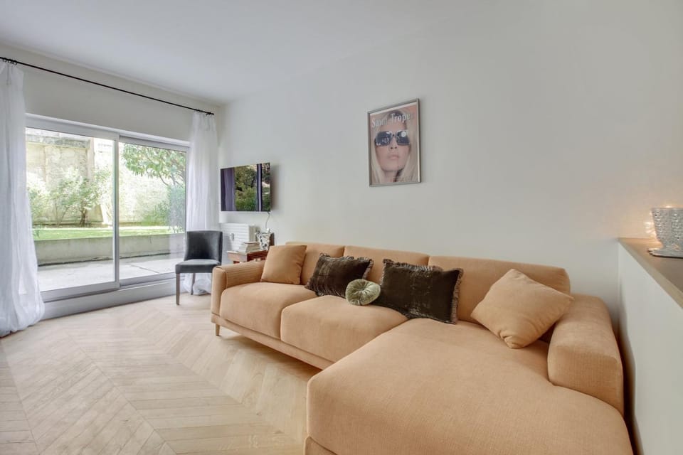 Chic & Terrasse Privée à Paris Apartment in Paris