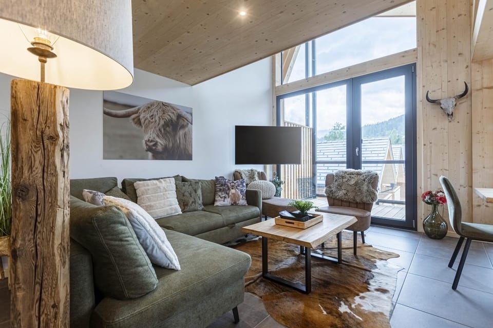 Communal lounge/ TV room, Living room