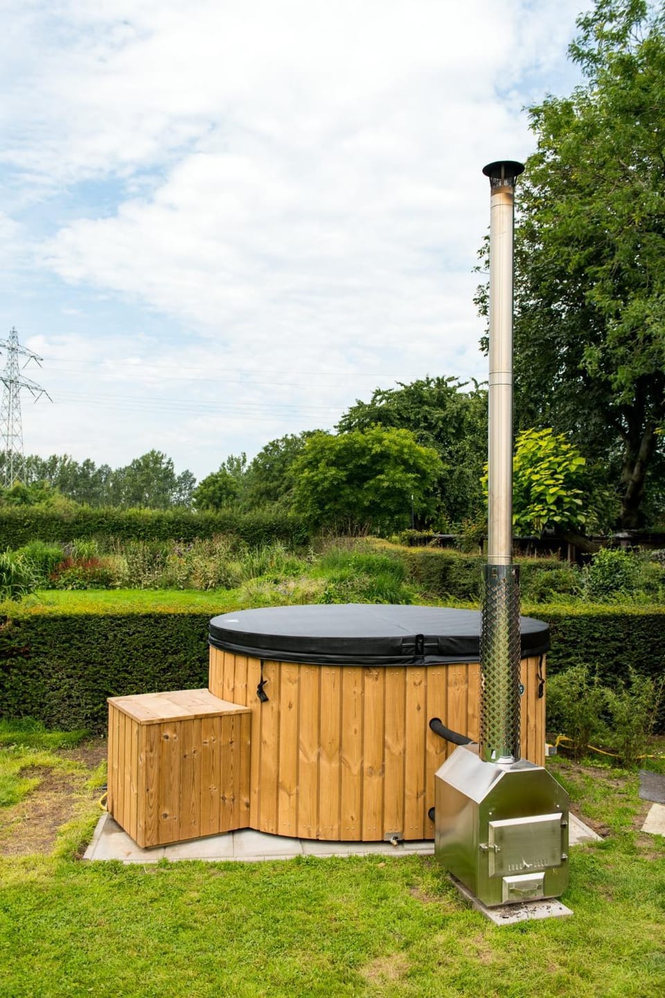 Garden, Hot Tub