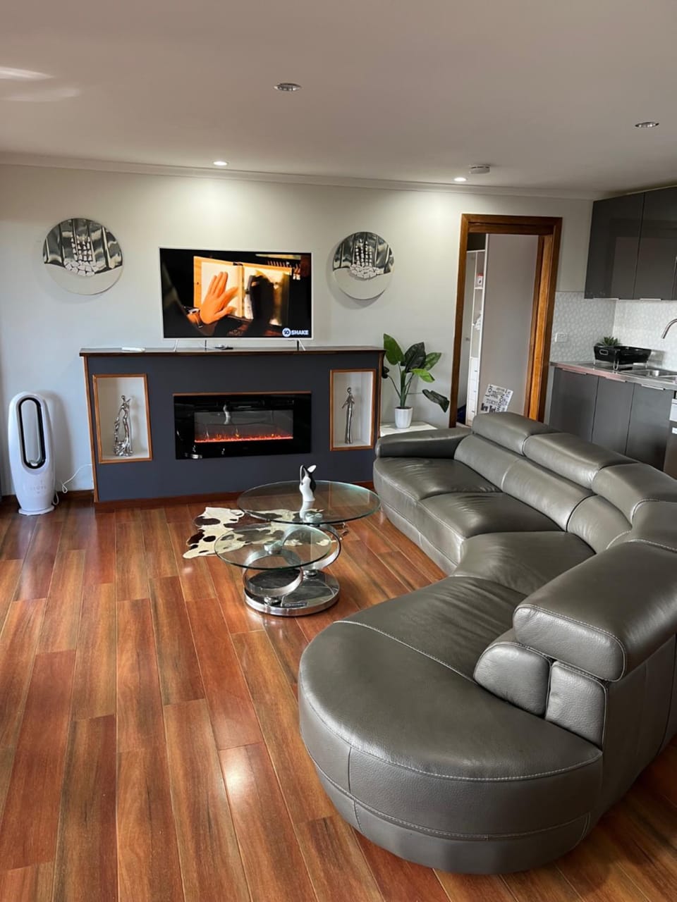 TV and multimedia, Living room, Seating area