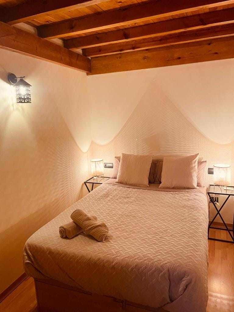 Wonderful Apartment in Malaga Oldtown Calle Carreteria FREE WIFI&AC Apartment in Malaga