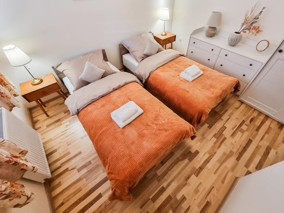 Uroczy Apartament u Mirki Apartment in Lower Silesian Voivodeship