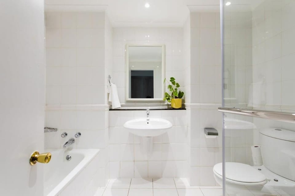 Hotel type living, spacious, central, secure,wifi! Inn in Cape Town