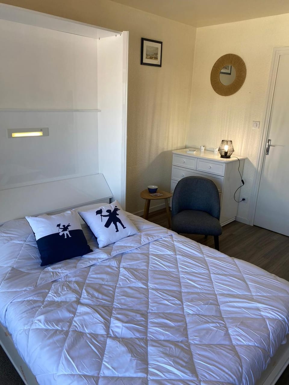 Bed, wardrobe